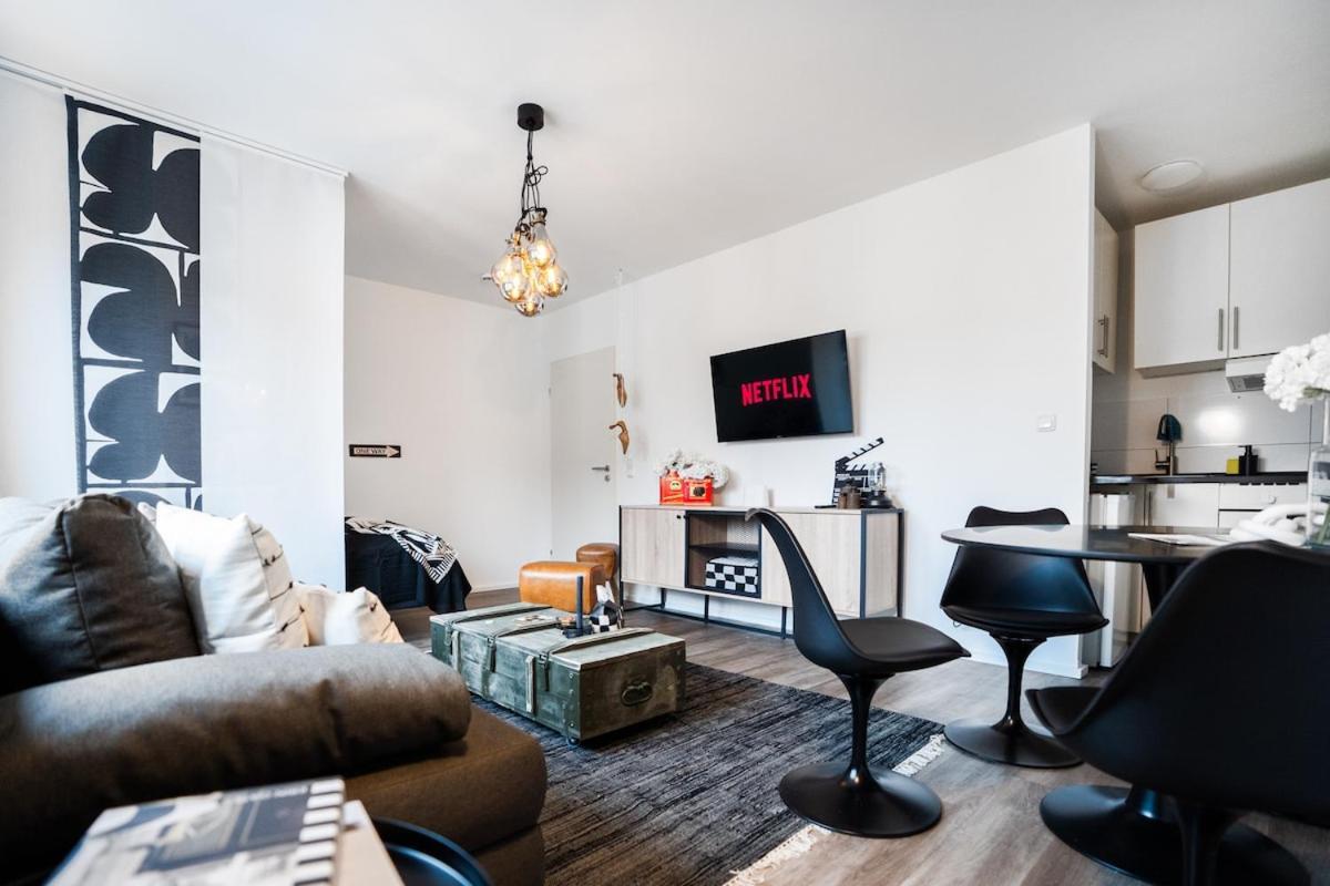 Appartement 1 Bedroom Studio - Zentral - Parkhaus - Business - Kaffee - Netflix - Smart Tv - Kueche Wiesbaden