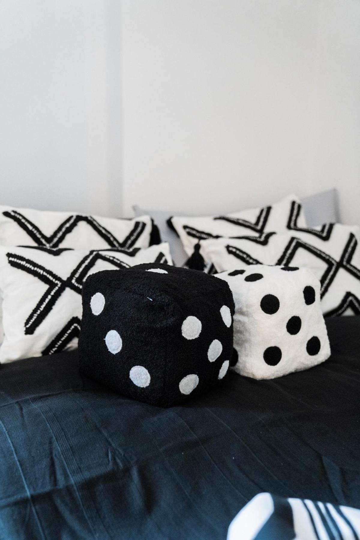 1 Bedroom Studio - Zentral - Parkhaus - Business - Kaffee - Netflix - Smart Tv - Kueche Appartement *