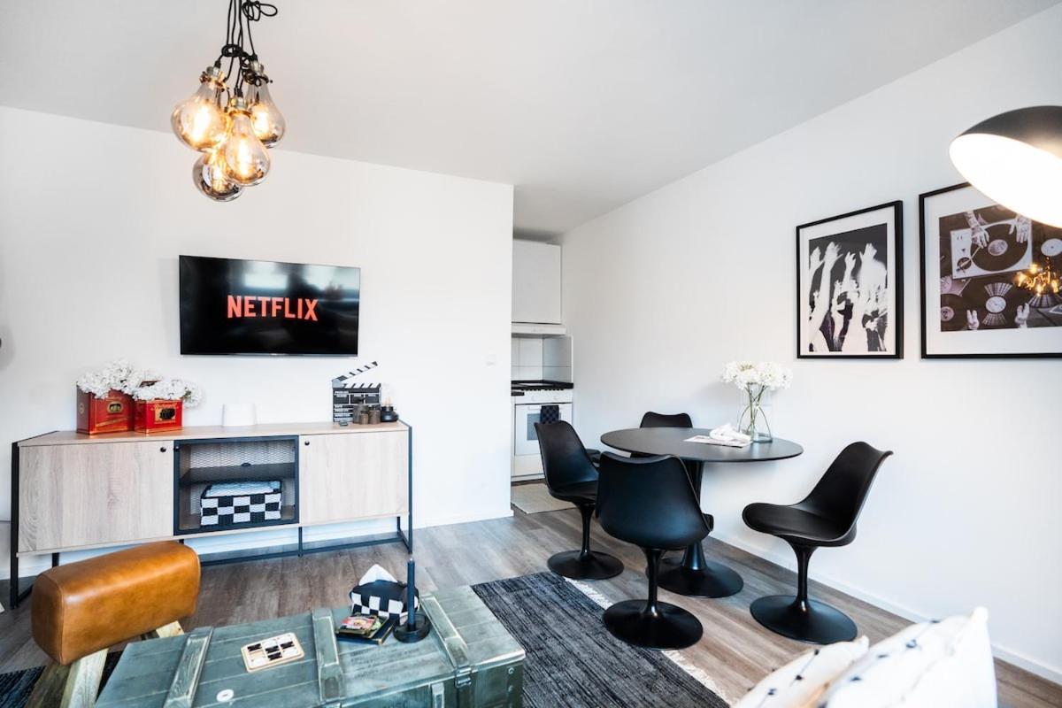 1 Bedroom Studio - Zentral - Parkhaus - Business - Kaffee - Netflix - Smart Tv - Kueche Appartement